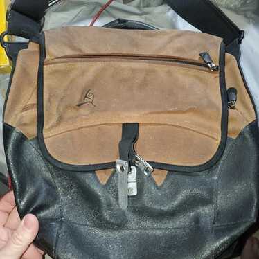 Overland equipment crossbody - Gem
