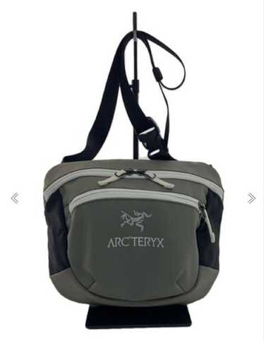 ARC’TERYX × BEAMS ARRO ReBIRD Waistpack with surplus materials from the factory. Arc'teryx and BEAMS
