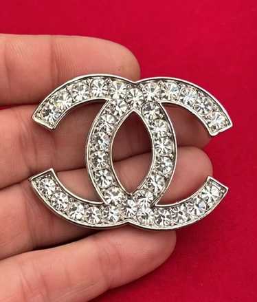 Chanel rhinestones logo brooch - Gem
