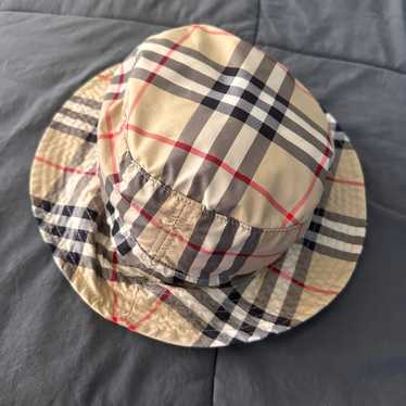 帽子 BURBERRY LONDON ENGLAND BUCKET HAT Burberry Check Bucket Hat | Saks Fifth Avenue