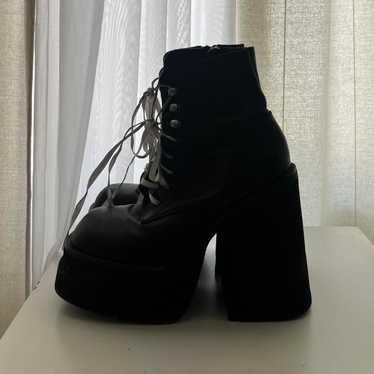 unif brat