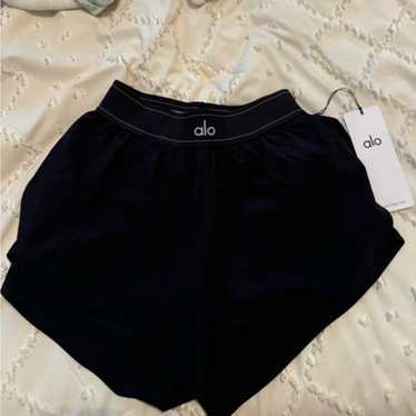 Alo yoga match poInt short 黒 Mサイズ Match Point Short - Black | ALO