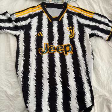 Juventus サッカージャージ 黒白ストライプ Juventus サッカージャージ 黒白ストライプ