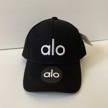 Alo Yoga【アロー】クロップド ゴールドラッシュ パファーベスト Gold Rush Puffer - Black | ALO