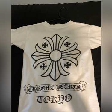 トップス CHROME HEARTS TOKYOSCROLLTSHIRT WHITEXXL Chrome Hearts Tokyo Exclusive Scroll Logo T-Shirt White