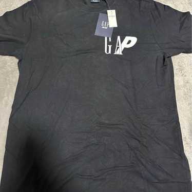 新品 24ss PALACE × GAP TEE ブラック S コラボレーション 希少】GAP×Palace コラボTシャツ(ブラックLサイズ)