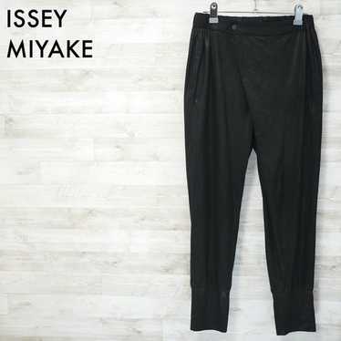 パンツ ISSEY MIYAKE FW24 WARP TROUSERS (PP48JF702 15) NEW COLORFUL BASICS 4 – ISSEY MIYAKE ONLINE STORE