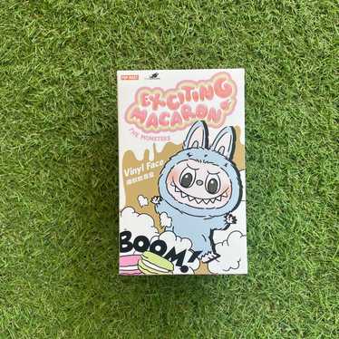 Labubu macaron sesame bean - Gem