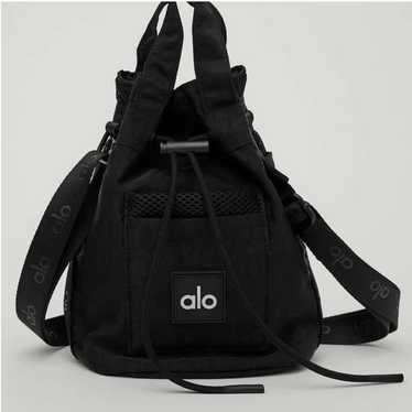 【Alo yoga】Cross Body Bucket Bag ショルダーバック ALO Yoga】CROSS BODY BUCKET BAG ブラック/エスプレッソ (ALO
