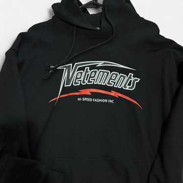 VETEMENSヴェトモンFW22HI-SPEEDフーディ VETEMENSヴェトモンFW22HI-SPEEDフーディ