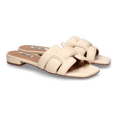 【関税&送料込】BIBI LOU Sandals Beige Bibi Lou Holly Sandals | Neutrals | FARFETCH