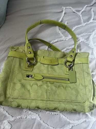 Vintage lime coach - Gem