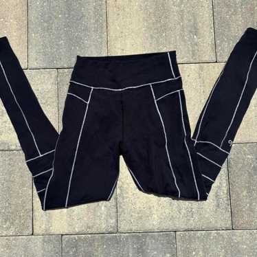 alo yoga ライトパープル　XSサイズ 7/8 High-Waist Airbrush Legging - Dark Plum | ALO
