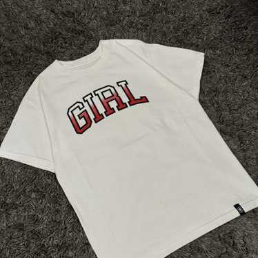 Girl skateboards girl - Gem