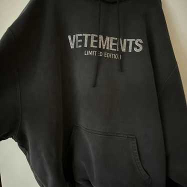 トップス MASTER NUMBER VETEMENTS FAKE FACE HOOD can-you-guys-tell-me-why-this-