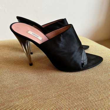 靴 Vintage Prada Heels Mules 37 1/2 Vintage Prada Mules (37) – Theragrefinery