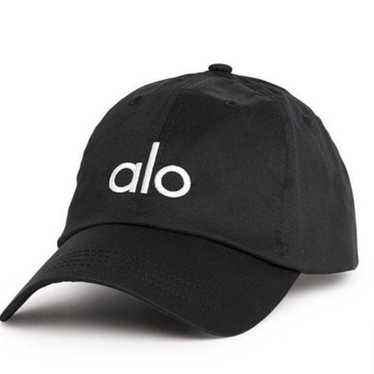 Alo Yoga Off-Duty Cap - Black/White - Gem