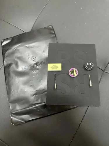 新品未使用希少初期ラフシモンズピンブローチRAFsimons 新品未使用希少初期ラフシモンズピンブローチRAFsimons Raf