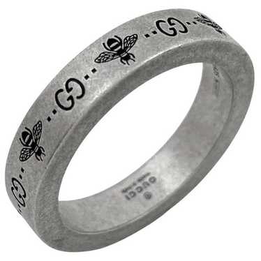 【GUCCI】GG BEE Engraving Ring SILVER GG and bee engraved ring in 925 sterling silver | GUCCI® US
