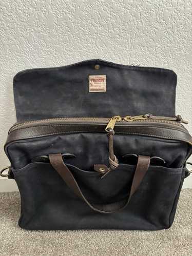 フィルソン バッグ 256 ネイビー briefcases-desktop_1200x630.