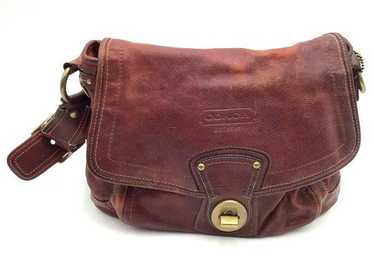 バッグ Coach Legacy TurnLock Slim Flap Shoulder Coach Legacy TurnLock Slim Flap Shoulder Bag White Beige