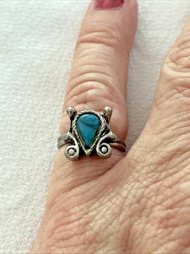Vintage Sterling Silver Turquoise Teardrop Ring (A