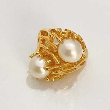 Vintage Trifari Double Pearl Ring Gold Tone Swirls