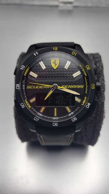 SCUDERIA FERRARI SF14.4.001 時計 SCUDERIA FERRARI SF14.4.001 時計 - メルカリ