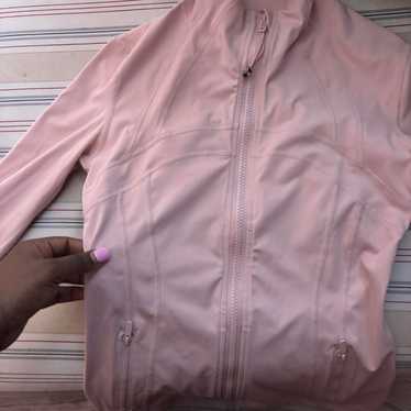 新品  lululemon Define  ジャケット　薄いピンク　M(4) LULULEMON DEFINE JACKET NULU~SAKURA PINK~0-2 4 6 8~10-12