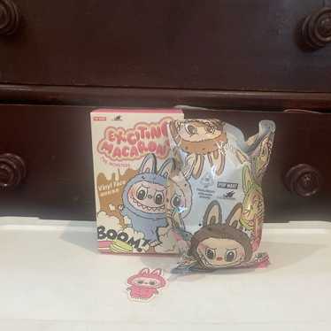 LABUBU マカロン Lychee Berry MACARO Labubu The Monsters Exciting Macaron Vinyl Face Series