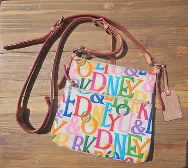 Dooney & Bourke ボストンバッグ　キャンバス×レザー　カラフルロゴ Dooney & Bourke ボストンバッグ キャンバス×レザー カラフル