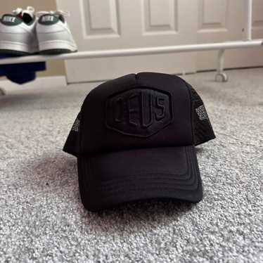 Deus ex machina hat - Gem