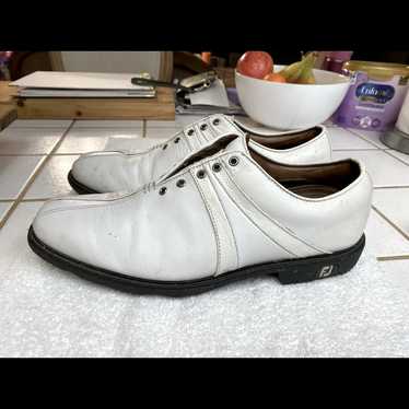【新品未使用】FootJoy ICON ホワイト×ブラック×ベージュ27.5cm Amazon | FootJoyメンズアイコンブラックCloseoutゴルフシューズ