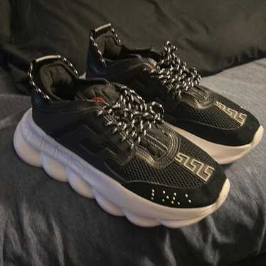 Versace shoes chain reaction - Gem
