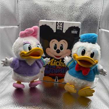 POPMART Mickey Family ドナルド　デイジー Mickey Family Cute Together Keychain Series Blind Box Figure