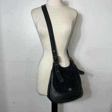 バッグ Vintage Coach Crescent Berkley Suede Bag ?media_id=3554053524688727031