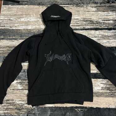 【関税込み】VETEMENTS ブラック XXX ロゴ フーディ VETEMENTS ロゴ パーカー | ブラック | FARFETCH JP
