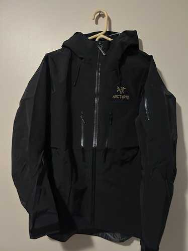 超希少　arc'teryx alpha sv Ｍ　canada 24k Brand New Arc'teryx Alpha Sv 24k Gold Size Large