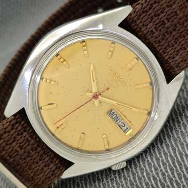 ★Vintage SEIKO 5★自動巻き★17石 Day/Date★稼働品★ s-l400.jpg