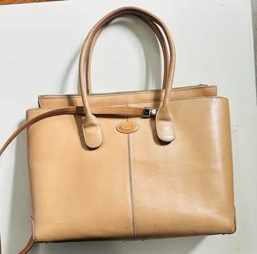 【関税＆送料込み】Tod'S 'T Vintage' Beige Leather Blend Sn Woman BEIGE Tod's T Case Bauletto in Suede Small