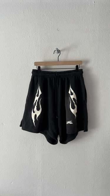 Hellstar flame ヘルスター ハーフパンツ Sサイズ BLACK Hellstar ヘルスター ハーフパンツ ブラック M - メルカリ