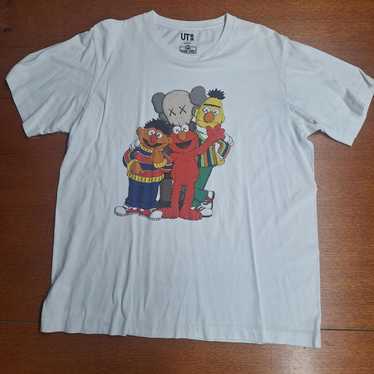 送料無料！KAWS x UNIQLO x セサミストリート TEE / SIZE: S KAWS x Uniqlo x Sesame Street Group #2 Tee White - FW18 - US