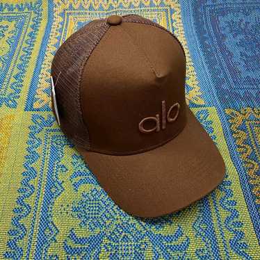 帽子 alo yoga District Trucker Hat District Trucker Hat - Bone | ALO