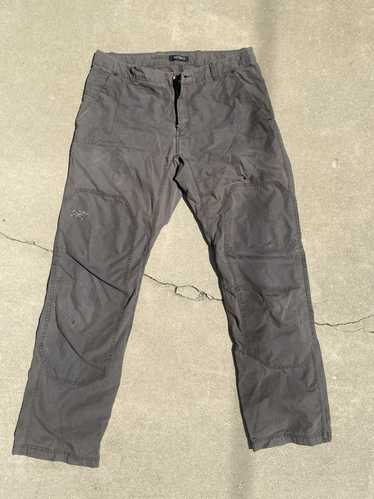 パンツ archive 00s Arc'teryx cargo pants ARC'TERYX - vintage 00s ARC'TERYX GORE-TEX ナイロンパンツの