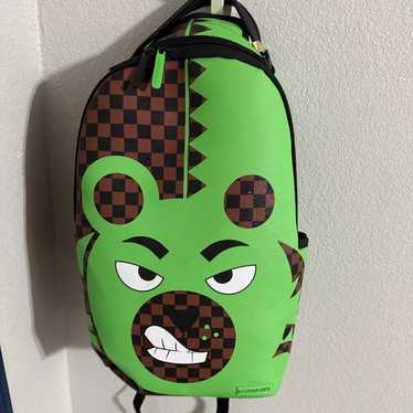 【SPRAYGROUND】グリーン マネー ベア スプリット バックパック SPRAYGROUND】グリーン マネー ベア スプリット バックパック