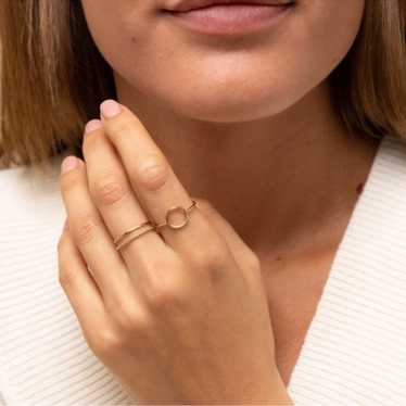 Mejuri Gold Ring Band - Gem
