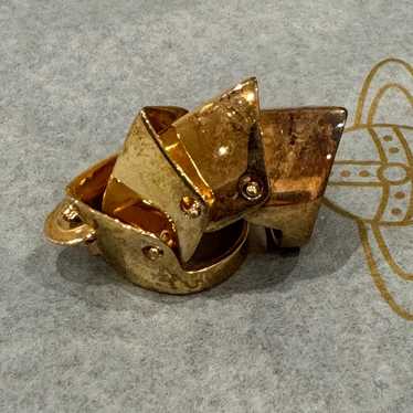 Vivienne Westwood リング ゴールドx黒 2002425E0010 Discover the Best Vivienne Westwood Gold Rings of 2025