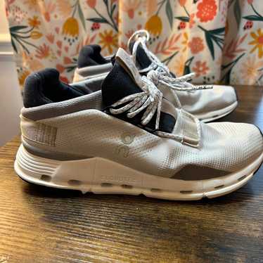 On Cloudnova White/Sand 新品 On cloudnova white sand - Gem