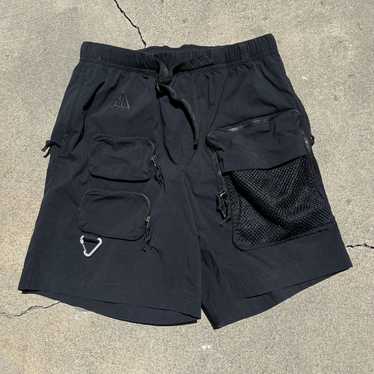 Black Nike ACG cargo shorts - Gem
