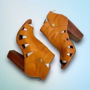 Kelsi Dagger Peep Toe Block Heel Bootie Cognac SZ… - image 1